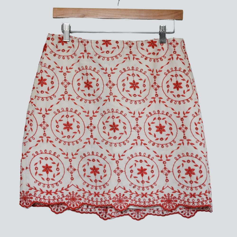 LOFT Embroidered Mini Skirt White Red Floral Scalloped Hem Medallion Size 4